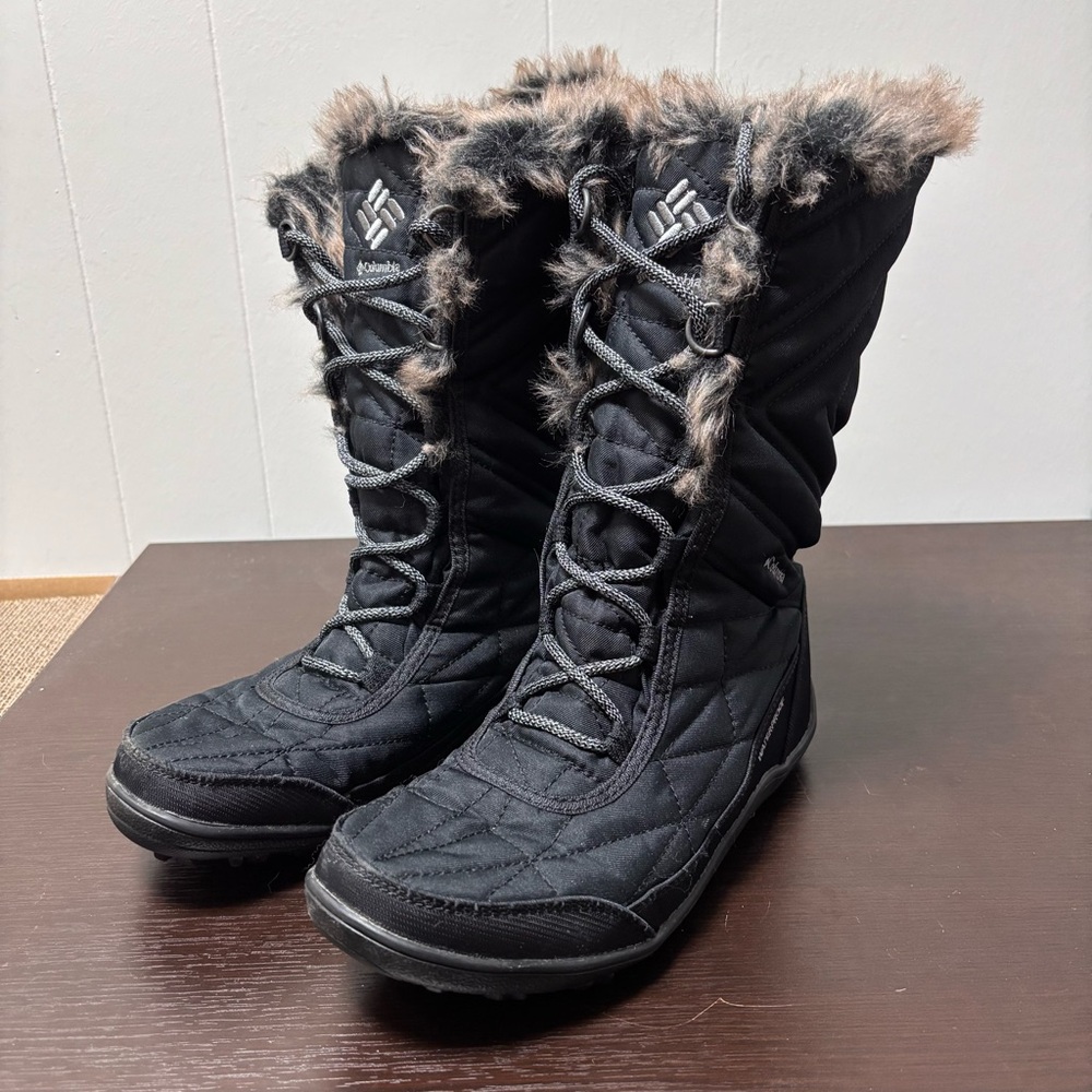 Columbia Women's Black Winter Boots with Faux Fur Trim